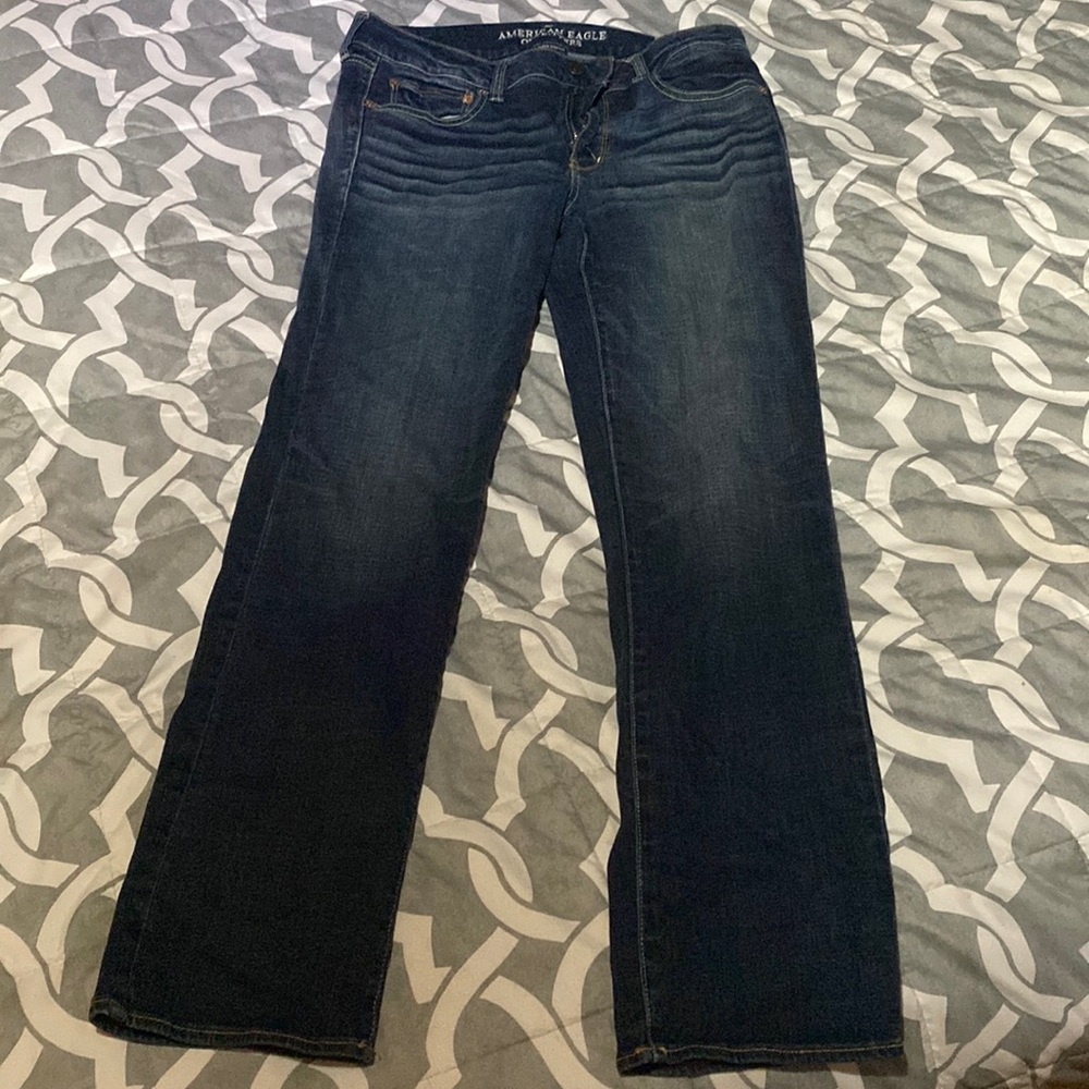 Classic denim American Eagle jeans in excellent condition.